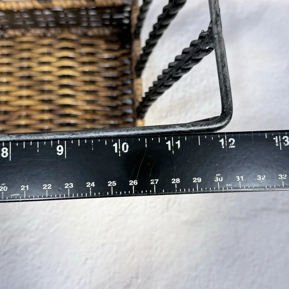 Rustic Metal Wicker Basket Farmhouse Decor Storage‎ Caddy Spring Display